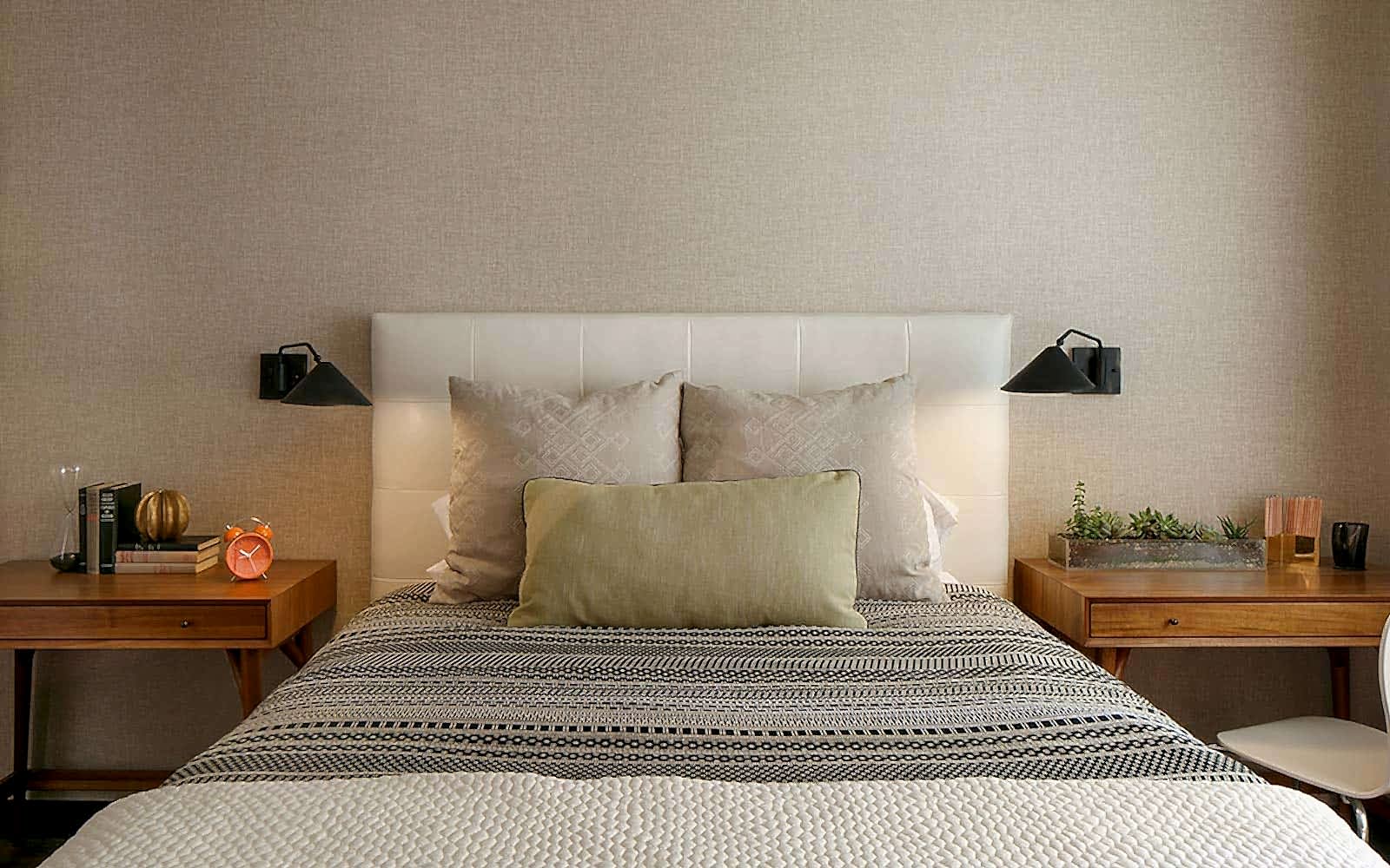 Belvedere interior designer, high net worth interior design of contemporary guest room.